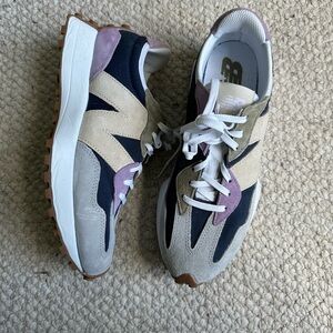 New Balance 327